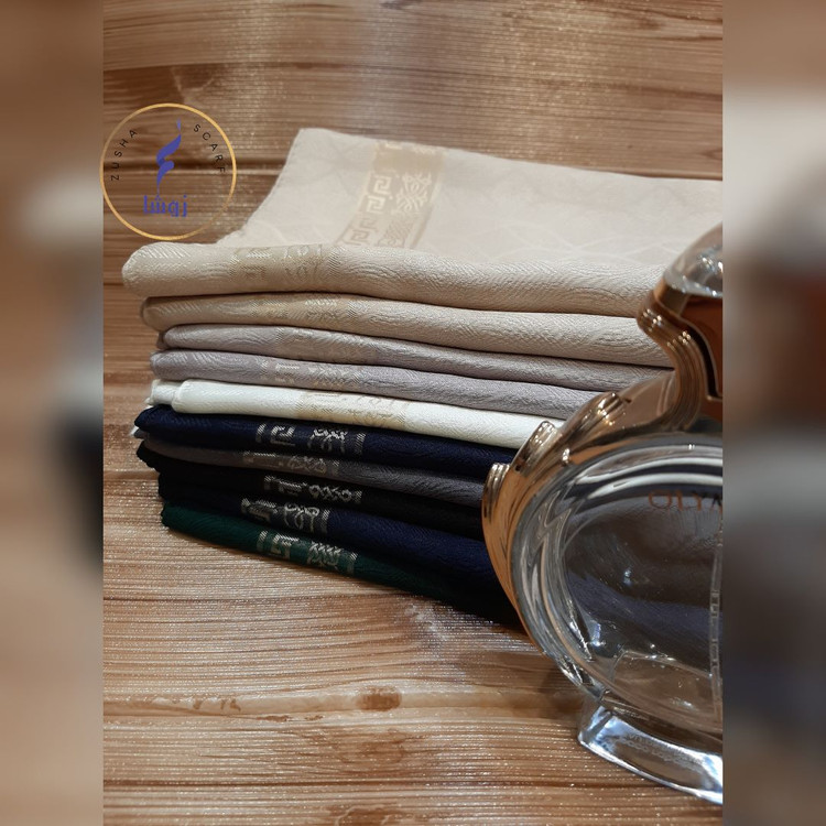 روسری مجلسی ۱۰۰ در ۱۰۰ سانتیمتر